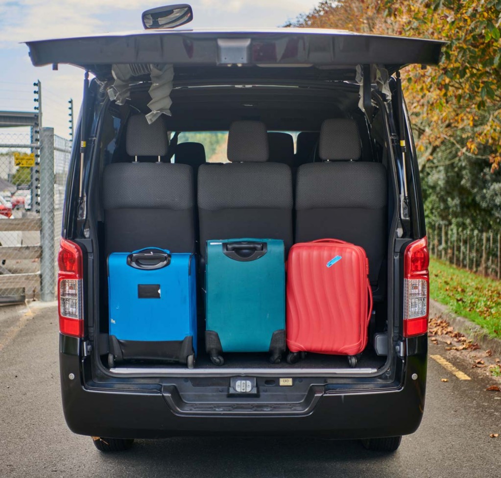 10 seated mini bus awd lugagge