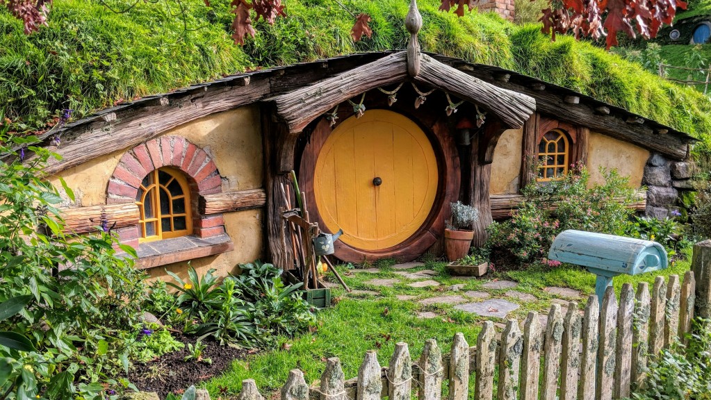hobbiton village new zealand